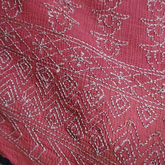 Embroidered dupatta - Picture 3 of 5